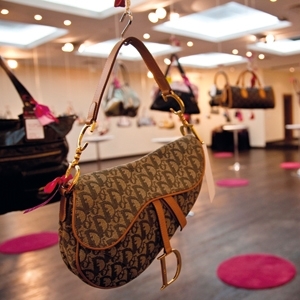 نادي دبي للسيدات يجمع 60 ألف درهم