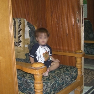 طفل في سجن النساء!