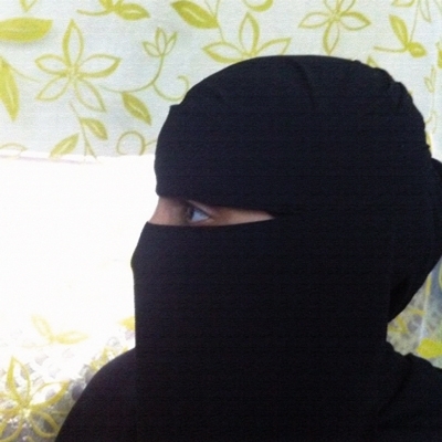 فاطمة ترفض الإقامة مع والدها والأب يصرّ على حقه في الولاية