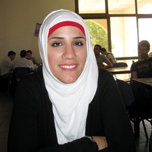 كيف تختار الفتيات الفلسطينيات تخصصاتهن الجامعية؟