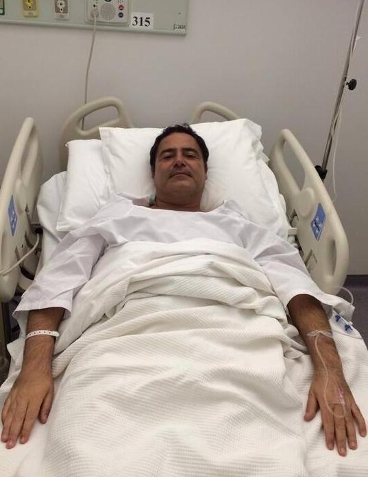 عاصي الحلاني يطمئن جمهوره من على سريره في المستشفى!