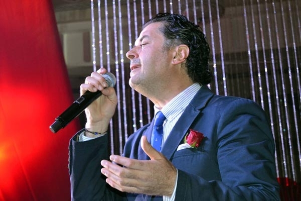 راغب أثناء فقرته