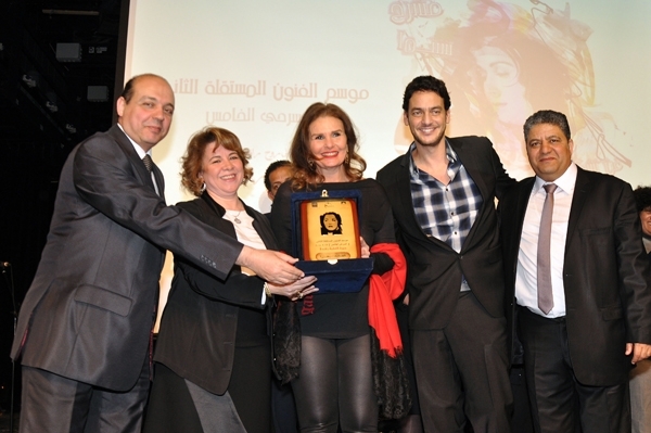 تكريم النجمه يسرا