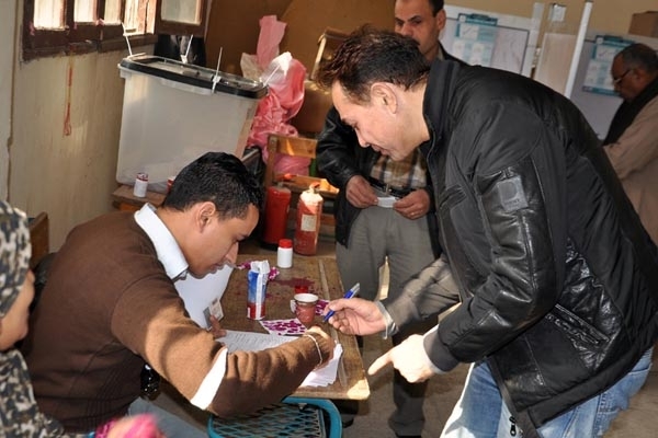 حكيم في الاستفتاء