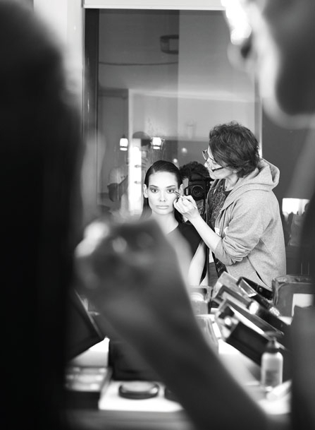 في الكواليس Behind The Scenes