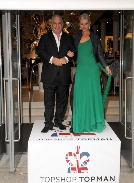 في محلات Topshop في نيويورك مع سير فيليب غرين