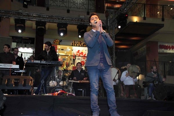 مع الفرقة الموسيقية