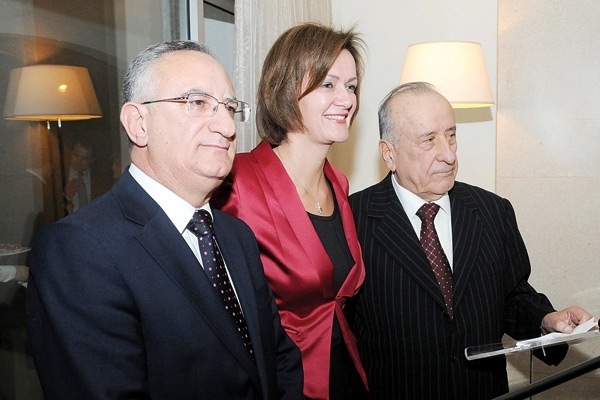 النقيب الياس عون والسفيرة واندريه قصقص