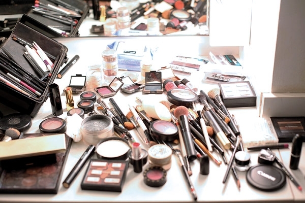 في الكواليس Behind The Scenes