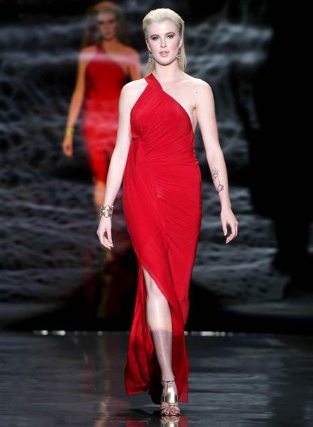 Ireland Baldwin wearing Donna Karan