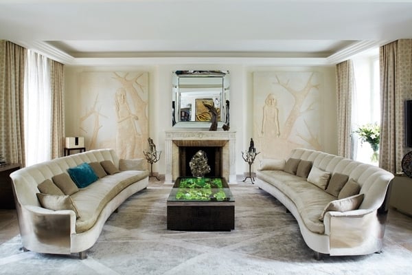 ستيفاني كوتاس في 'فيلا سعيد' بباريس