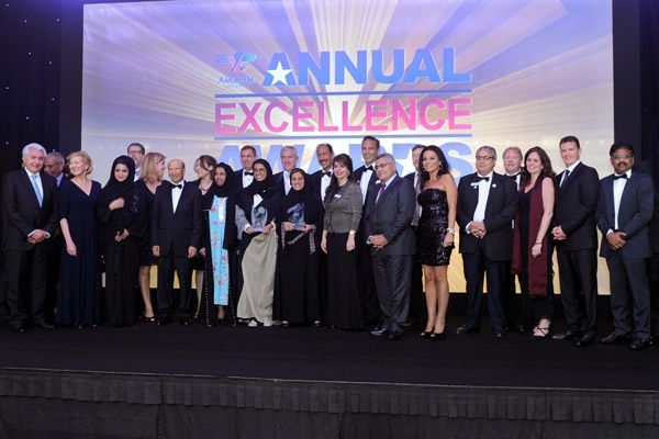 الشيخة لبني القاسمي ونورة الكعبي تحصلان على جائزتين