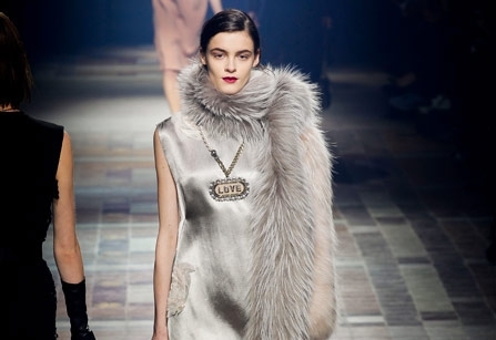 اختاري الأكسسوارت ... ناعمة كفرو صلبة كمعدن