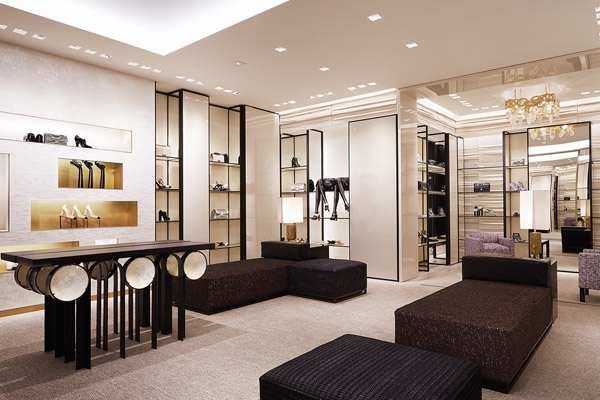 إعادة افتتاح بوتيك Chanel في جادة مونتاين في باريس