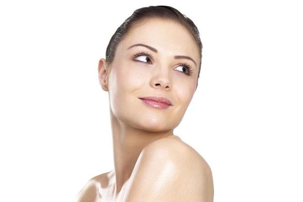 <strong>5</strong> خطوات لتكوني جذابة بأسلوب طبيعي