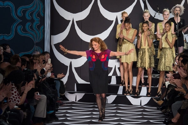 استوحت دايان فون فرستنبرغ مجموعة شتاء<strong> 2014-2015</strong> من راقصات الباليه