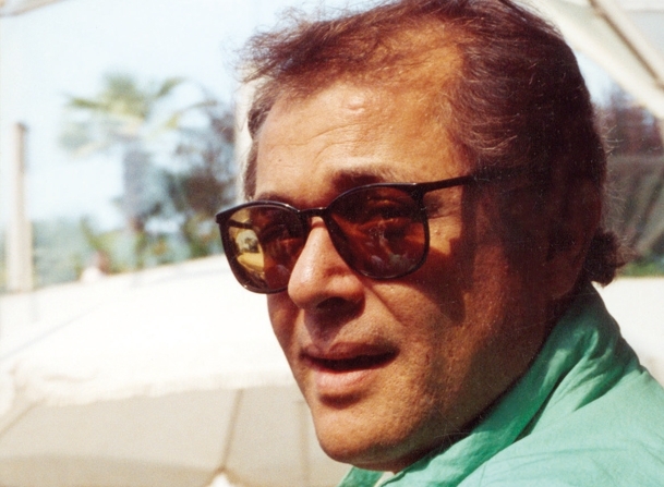 محمود عبد العزيز: لا أحد يمنع جمهوري عني