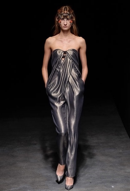 مجموعة Yiqing Yin للأزياء الراقية لربيع وصيف <strong>2014</strong>