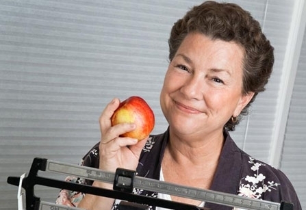 هل صحيح أن زيادة الوزن محتمة عند بلوغ المرأة سن اليأس أم يمكن تفاديها؟