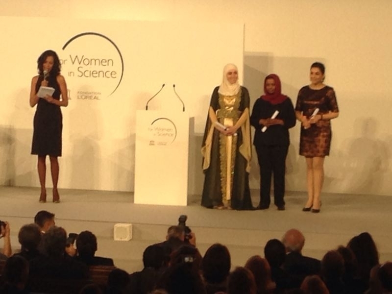 منح ثلاث عالمات عربيات متميزات في مجال البحث العلمي الزمالة العالمية