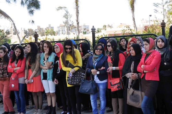 الفتيات أقبلن بكثافة على الاختبارات