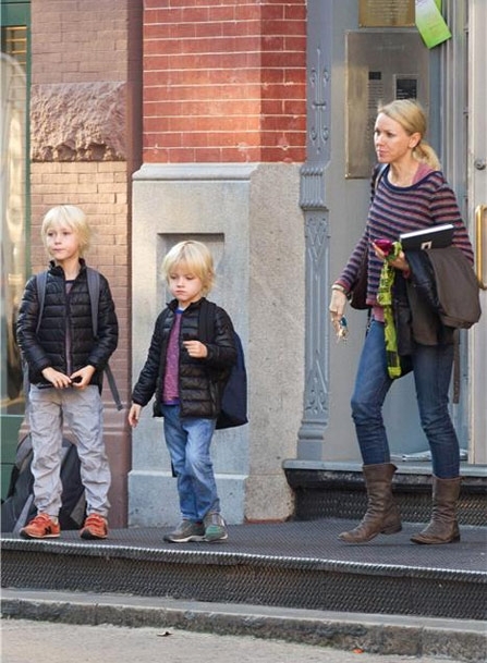 Naomi Watts Takes Kids to School