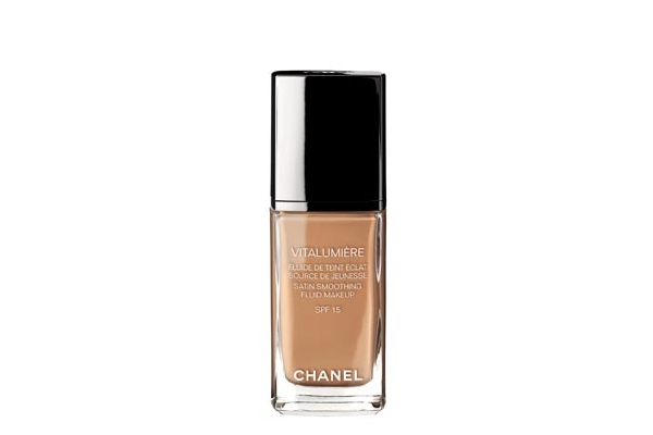 Vitalumière Fluide De Teint Eclat SPF 15  من Chanel