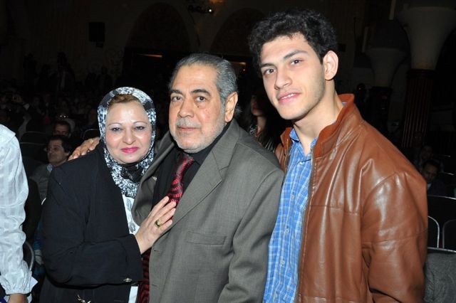 صبرى عبد المنعم وزوجته وابنه