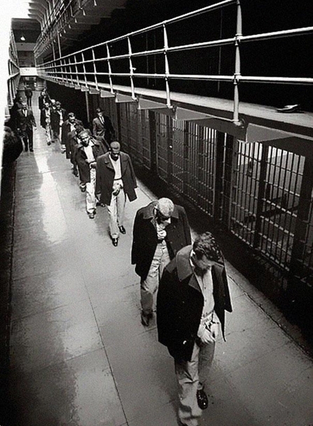 34-Last prisoners of Alcatraz leaving 1963