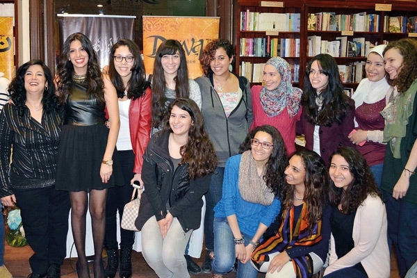 هالة خوري والموديل سارة فوزي وسط لفيف من الأصدقاء