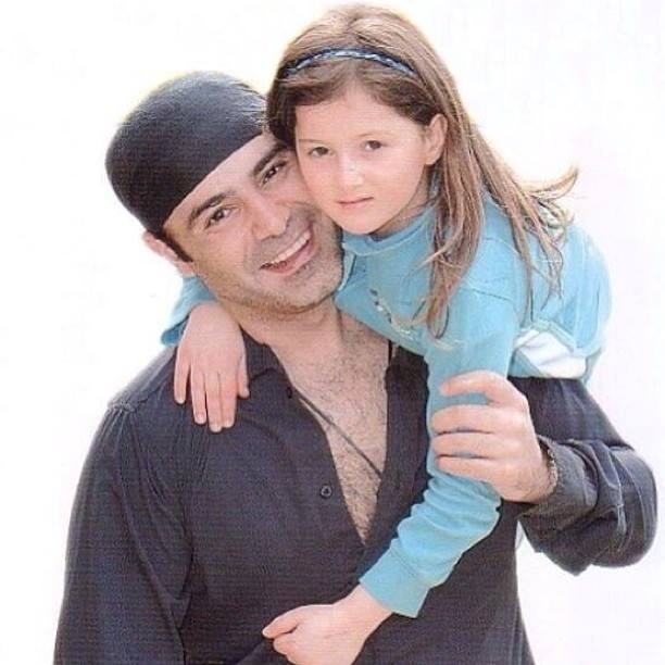 هكذا عايد عاصي الحلاني ابنته دانا في يوم ميلادها...