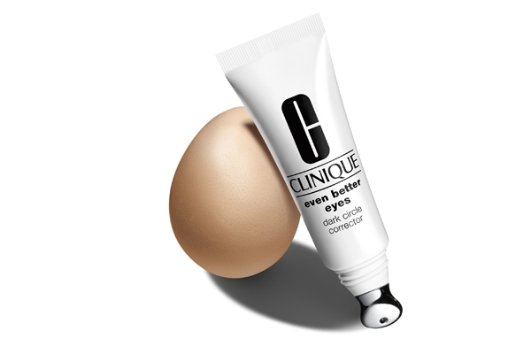 Clinique تكشف عن ابتكار جديد لمعالجة الهالات الداكنة تحت العيون