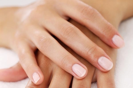 نصائح بسيطة للعناية بيديك