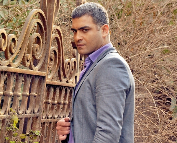 هاني عادل: منى زكي ساعدتني وتجربتي مع نيللي كريم كانت أصعب