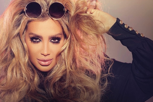 نصائح لجعل ماكياجك ساطعاً مثل النجمات