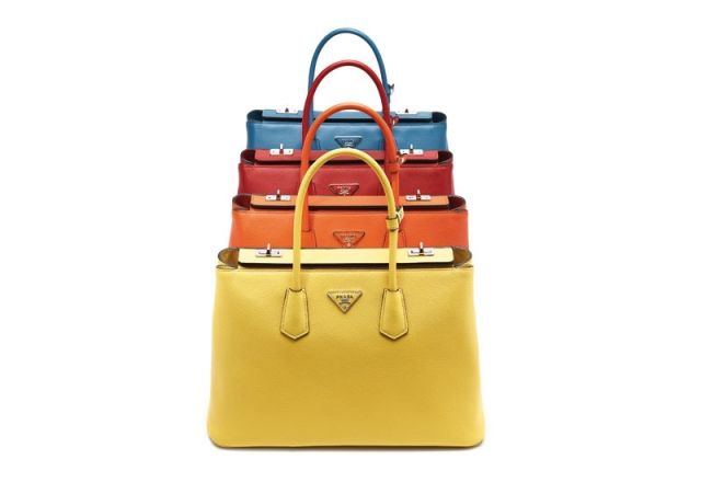 حقيبة Prada Twin Bag للمسة أنيقة