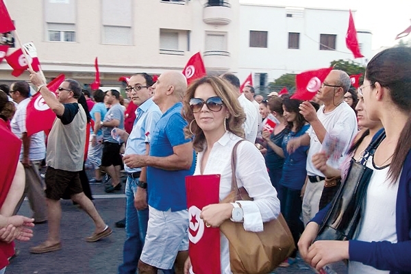 دستور تونس الجديد ينتصر للجنس اللطيف ويسحب البساط من تحت الرجال