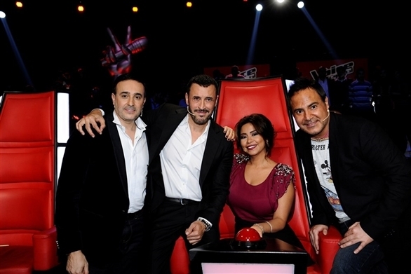 إطلالات المدرّبين ومقدّمي البرنامج في محكمة الموضة <strong  dir='ltr'>LIVE 2 Fashion court</strong>