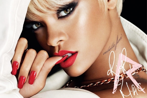 مجموعة RiRi M.A.C Holiday من M.A.C