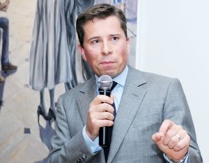 السفير البريطاني يكرّم الإعلاميين