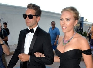 سكارليت جوهانسون حامل بطفلها الأول