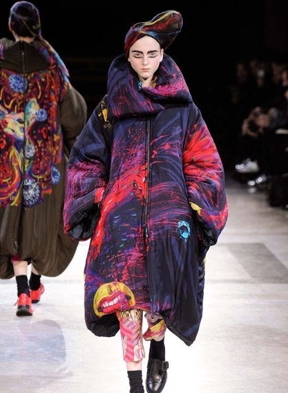 عرض Yohji Yamamoto من باريس