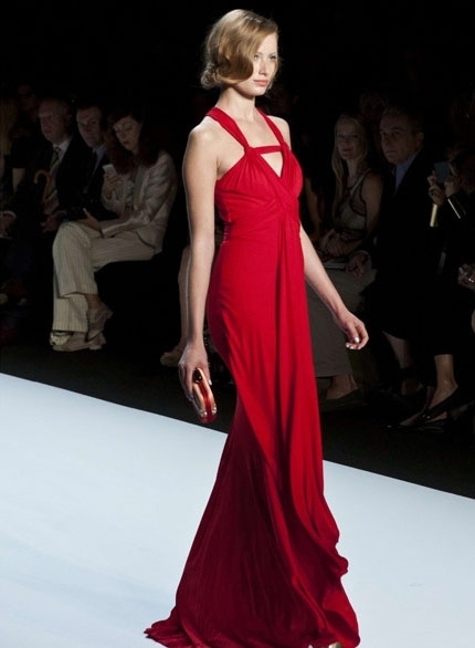 Badgley Mischka، يعيد إليك الريترو 