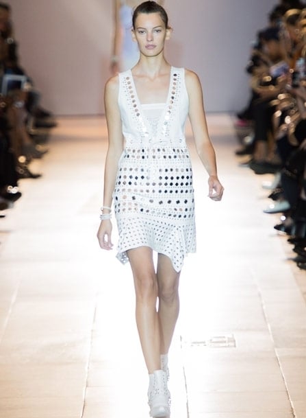 من عرض Diesel Black Gold: الجينز والفستان ضروريّان جدّاً في خزانة كلّ إمرأة 