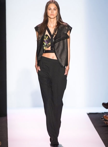 BCBG by MaxAzria، مجموعة عمليّة تغلب عليها قصّات أزياء الرجال