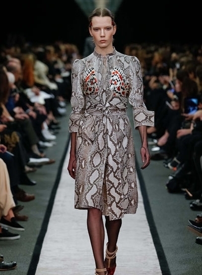 عرض Givenchy من باريس