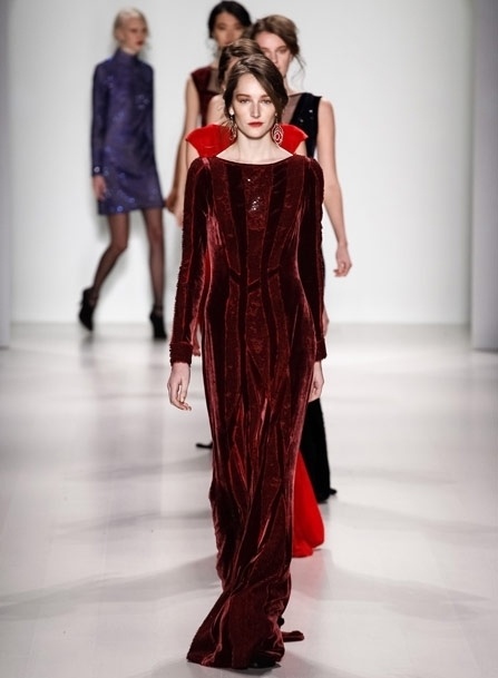 عرض Tadashi Shoji من نيويورك