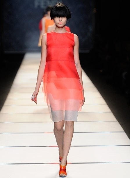 في عرض Fendi، مجموعة استوحاها كارل من العالم 'الرقمي'!