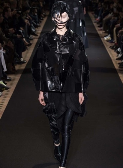 عرض Junya Watanabe من باريس