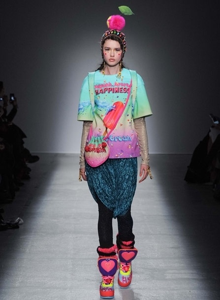 مجموعة Manish Arora من باريس